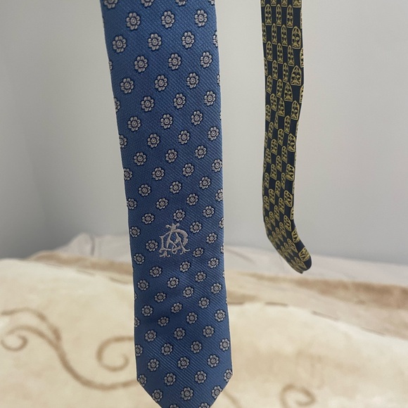 2 ties - Picture 4 of 7